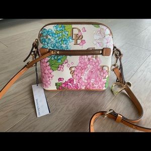Dooney & Bourke cross body pink floral purse. Brand new.